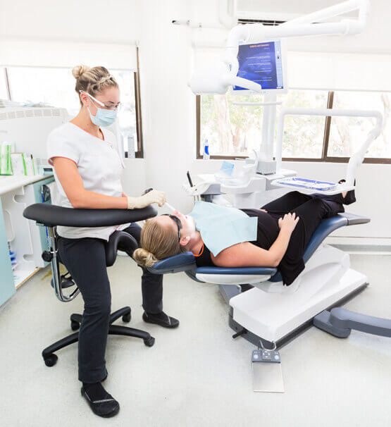 Dental ergonomic seat 