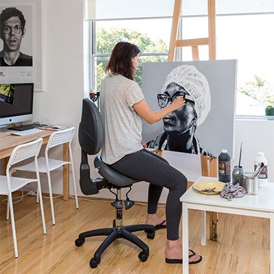 Painter using Bambach saddle seat Painter using Bambach saddle seat